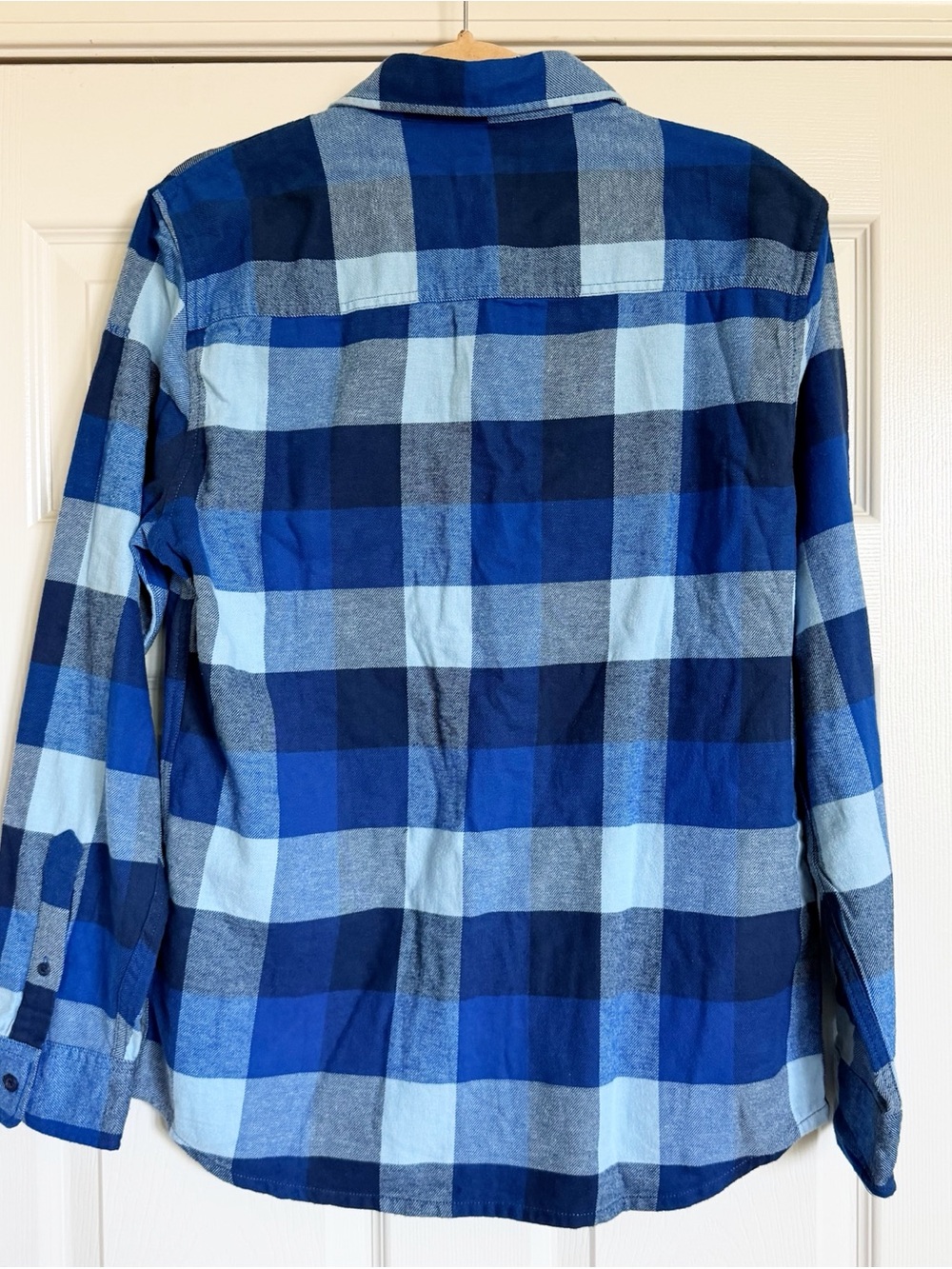 Quicksilver Men’s Blue Plaid Flannel Top - Picture 4 of 4
